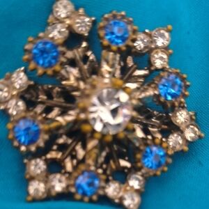 Blue Crystal Snowflake Brooch – Sparkling Statement Pin